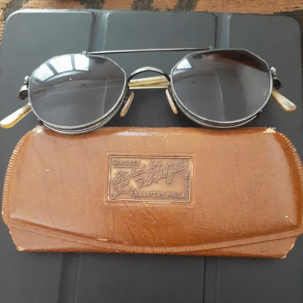 VINTAGE Oliver Peoples OP 43 Clip On Sunglasses and prescription glasses UNISEX
